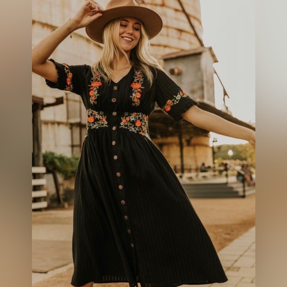 ROOLEE ITHICA BOHO DRESS, NWT: Gorgeous black embroidered dress, Size L